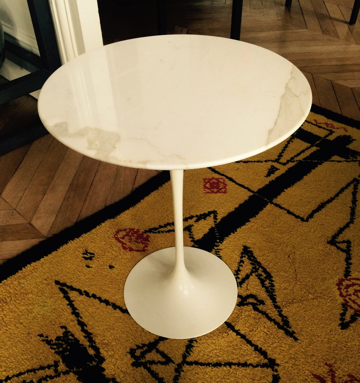 Table Saarinen